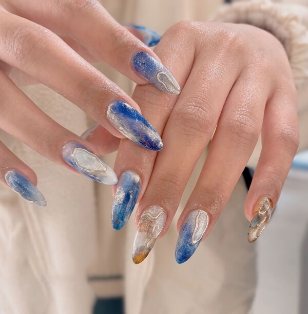 Mẫu nail màu sắc tinh tế  quý phái