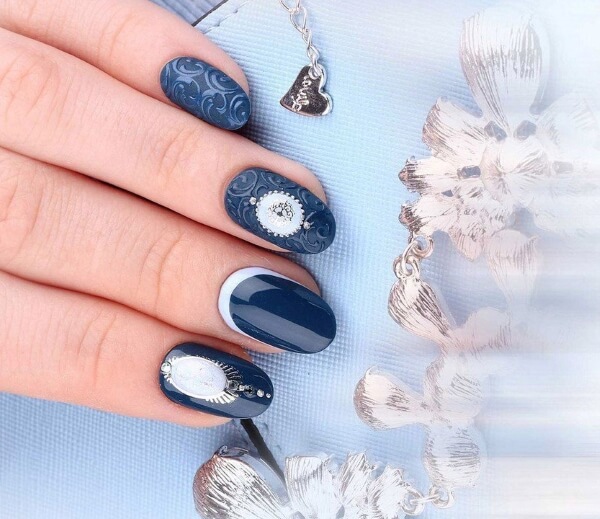 Mẫu nail màu sắc tinh tế  quý phái