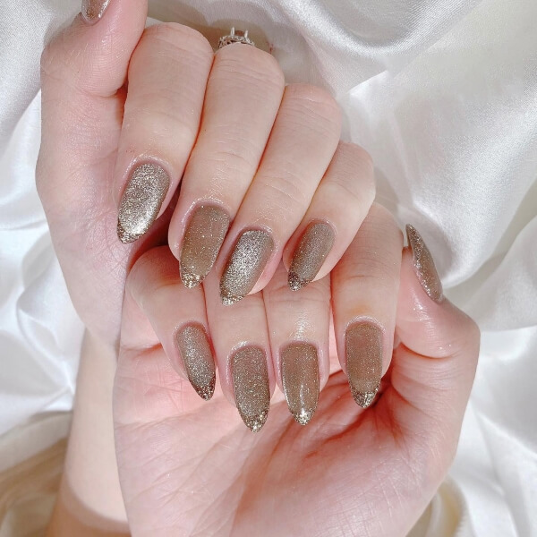 Mẫu nail tôn lên màu sắc da